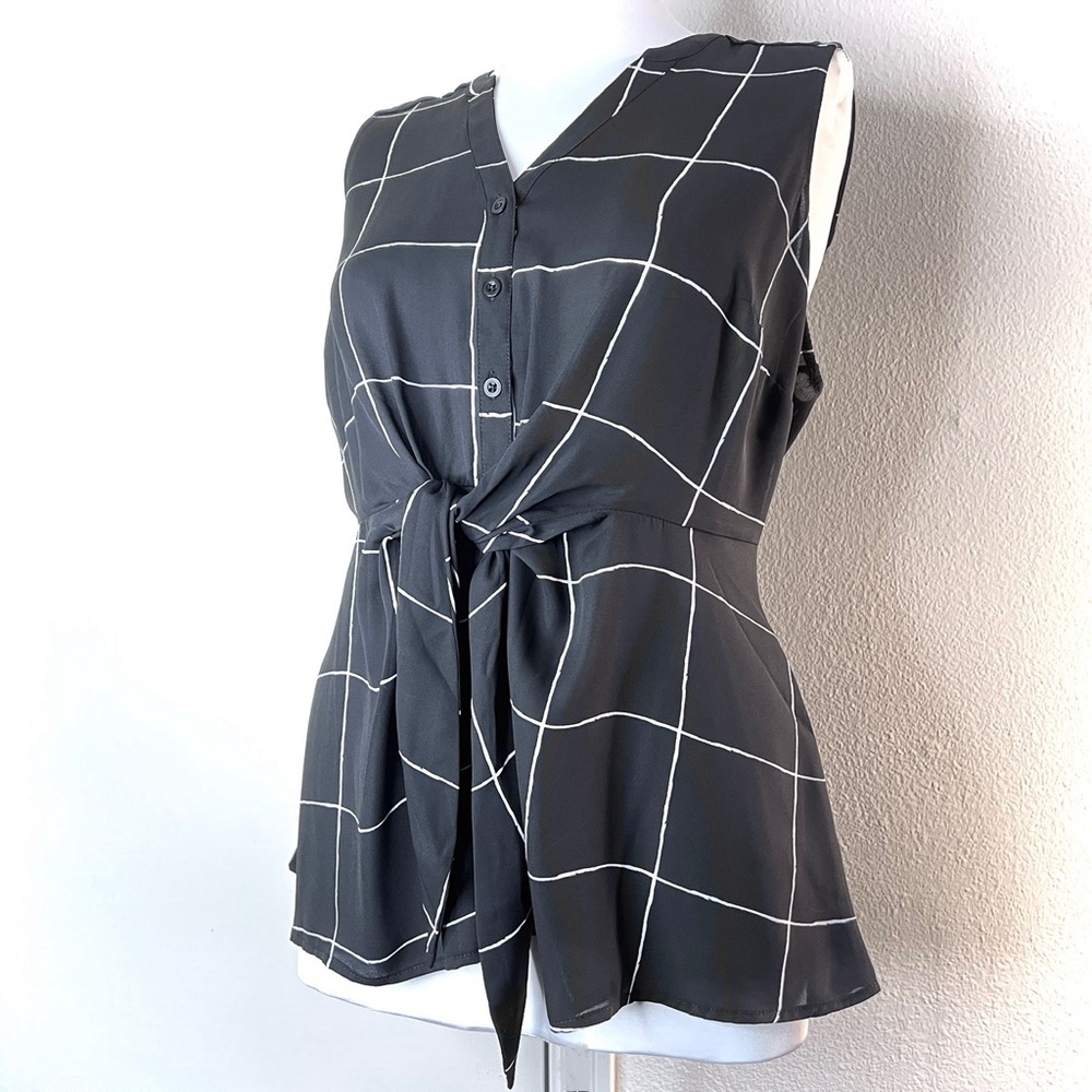 TORRID: Black White Plaid Georgette Peplum Size 00/M/L